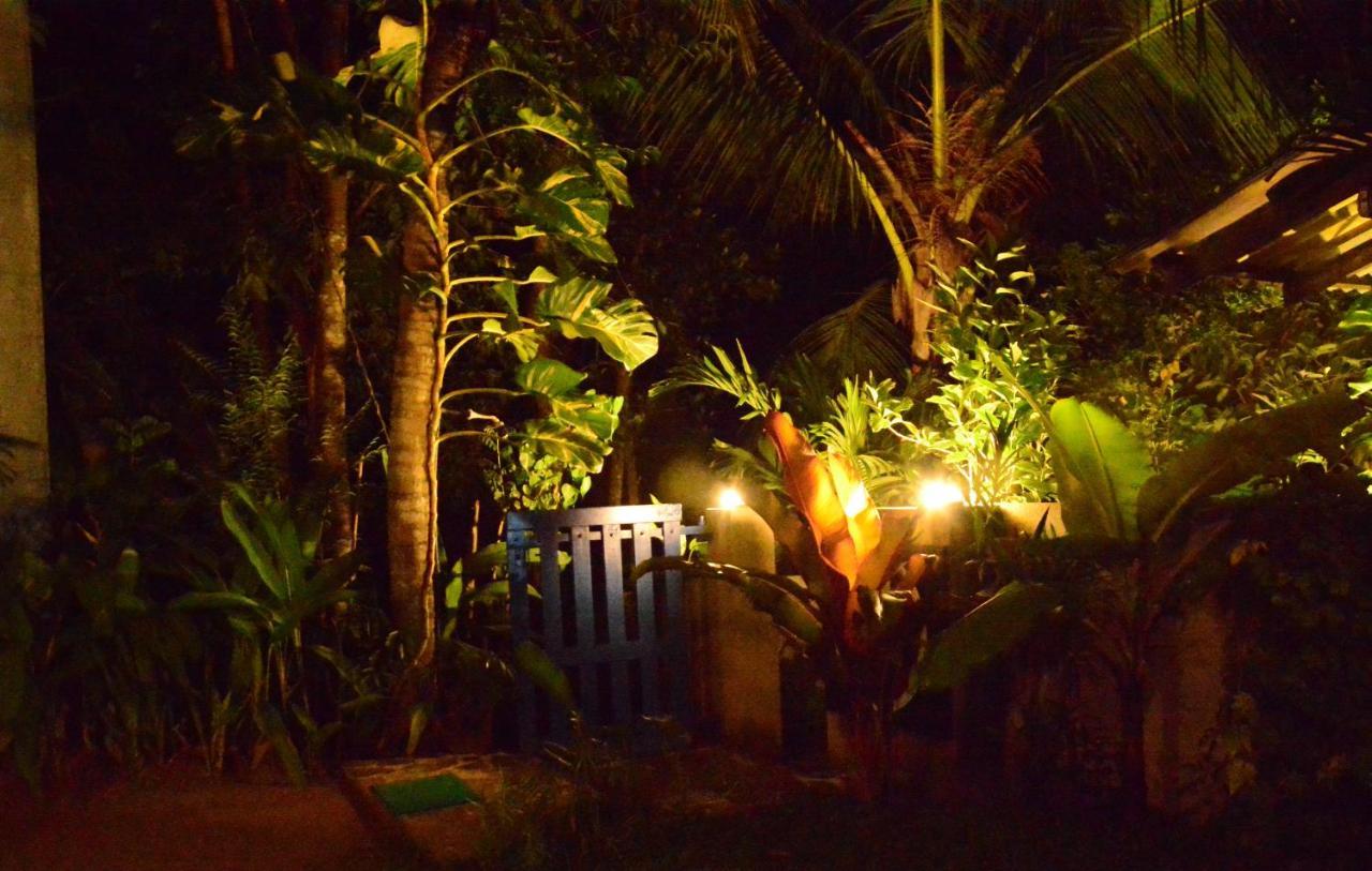 View Guesthouse & Bistro At Goyambokka Tangalle Exteriér fotografie
